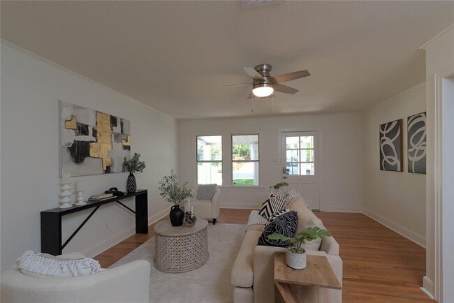 Photo - 1505 Karen Ave