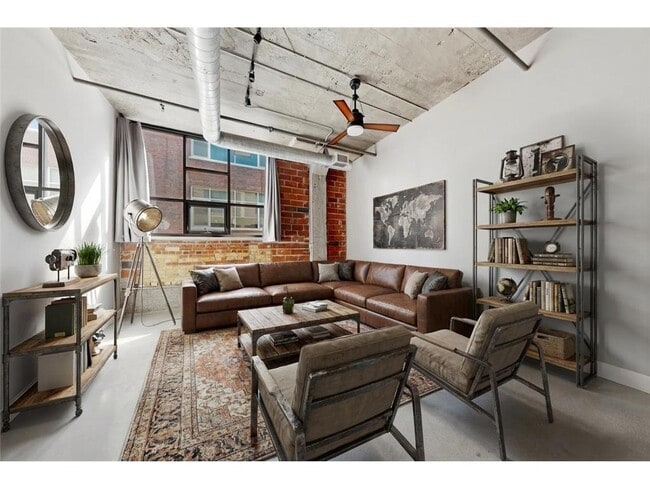 Building Photo - 718 N Washington Ave Unit 514