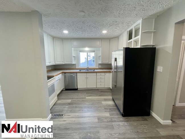 Photo - Fully renovated 3 beds, 1 bath home for rent.