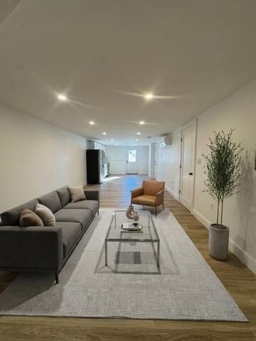 Building Photo - 507 Main St Unit 8