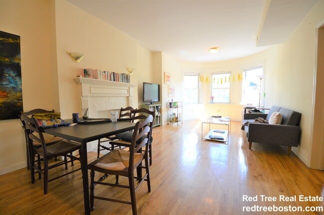 Building Photo - 1406 Beacon St Unit 1 Rental