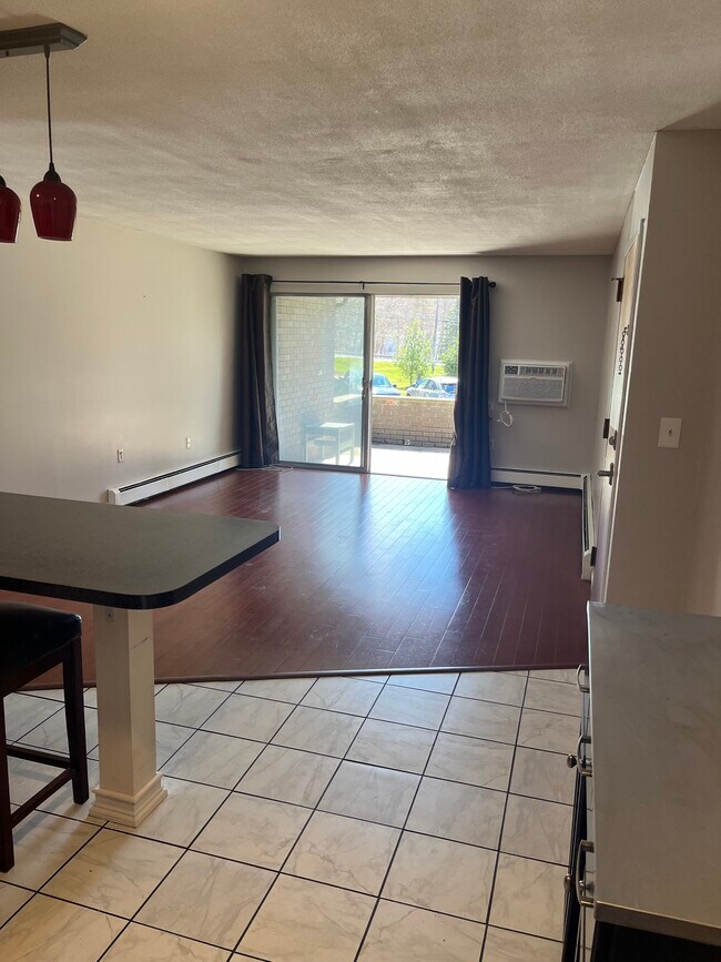 11 Rambling Brook Ln Condo Unit B1 Condo for Rent in Glastonbury, CT