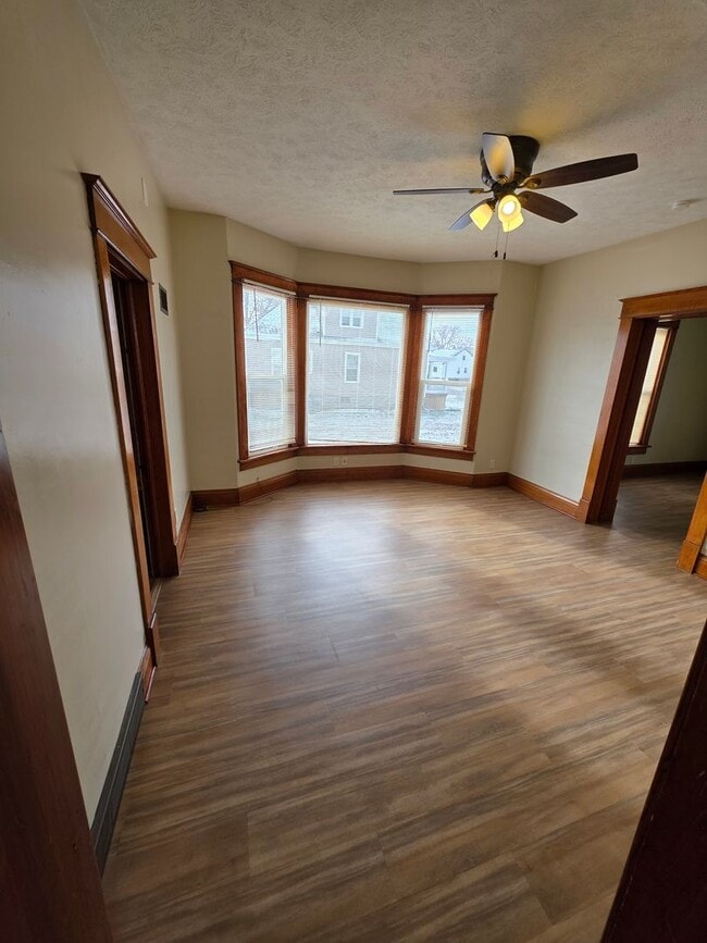 Building Photo - AEC-209 Unit #2