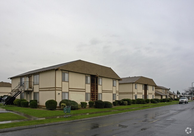 Lakeland Apartments