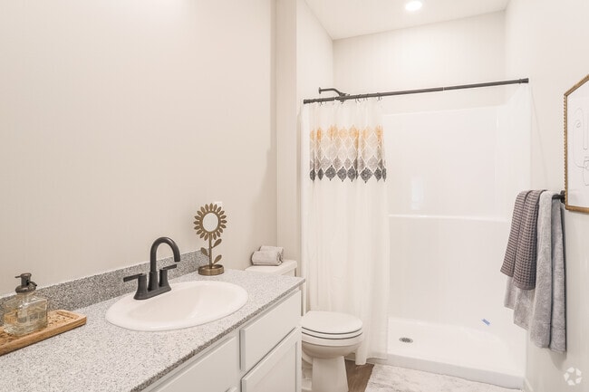 2BR, 2BA - 1055SF