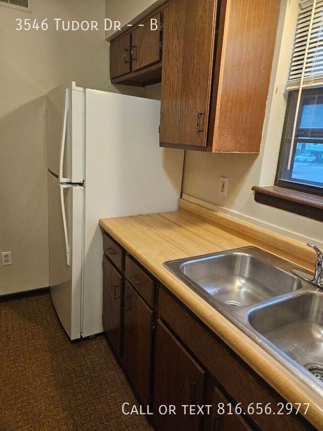 Photo - 3546 Tudor Dr Unit B