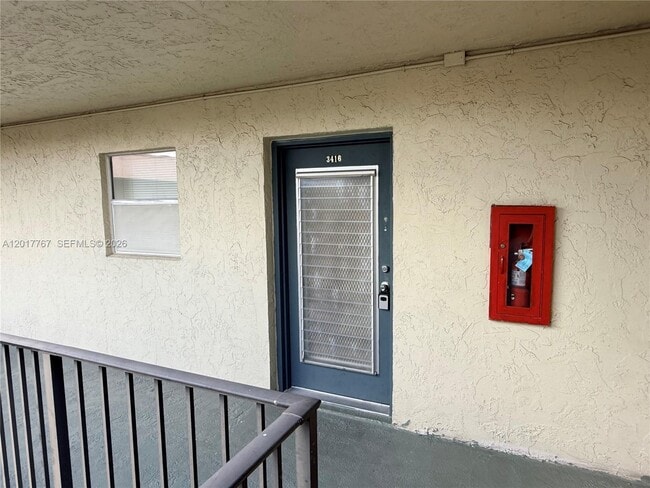 Building Photo - 1820 SW 81st Ave Unit 3416