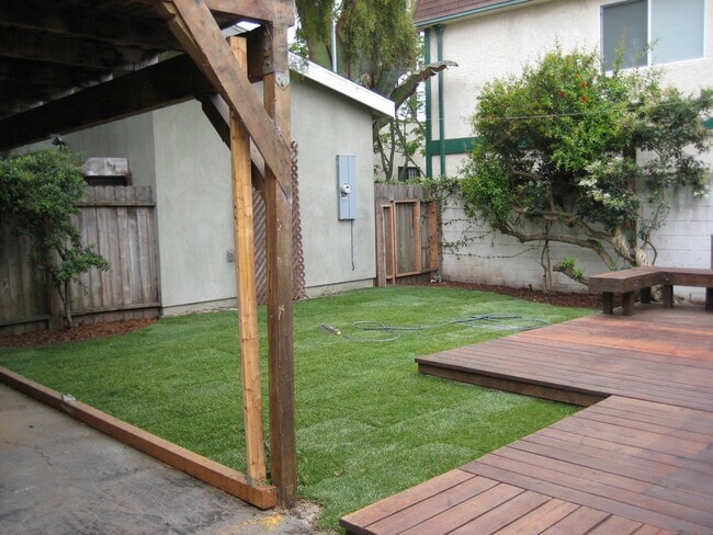Photo - Broadway Unidad Back House