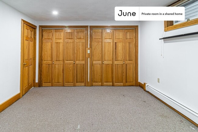 Photo - Room in Shared 5 bed/2 bath home Unit D