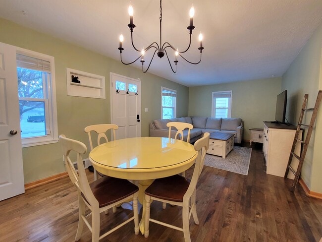 Photo - 730 11th Ave SE