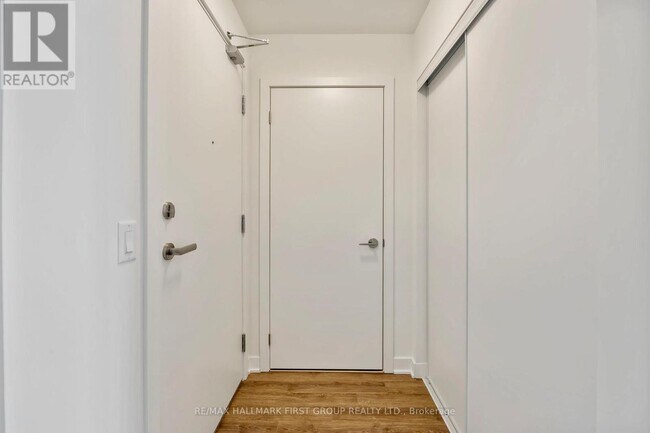 Photo - 51 Clarington Blvd Unité 715