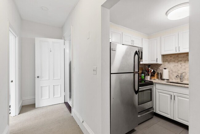 Photo - 170 Marlborough St Unit 8