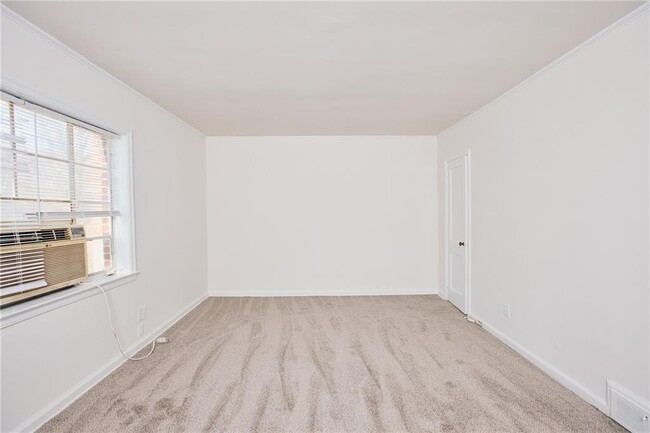 Photo - 1347 Briarwood Dr NE Apartamento Unidad 1