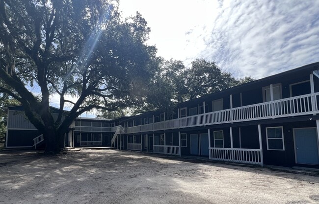 Photo - 2413 S Fraser St Unidad 1 Bedroom