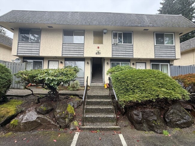 Building Photo - Charming 2 bed, 1 bath Lynnwood Condo, $1725/mo.