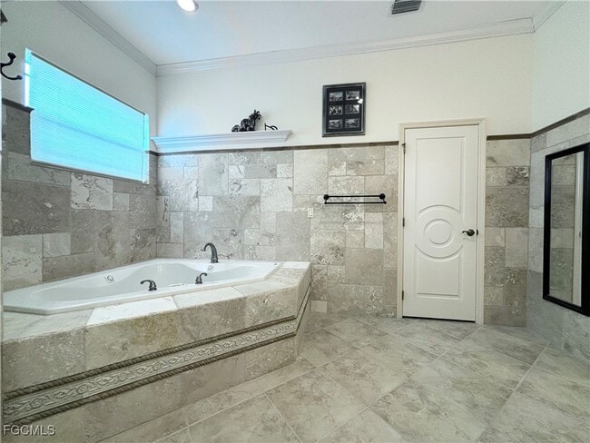 Building Photo - 14791 Royal Oak Ct Rental