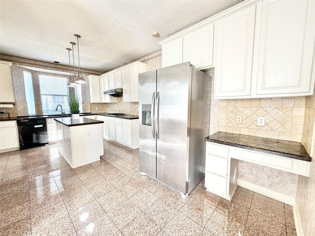 Photo - 1916 Lakewinds Dr