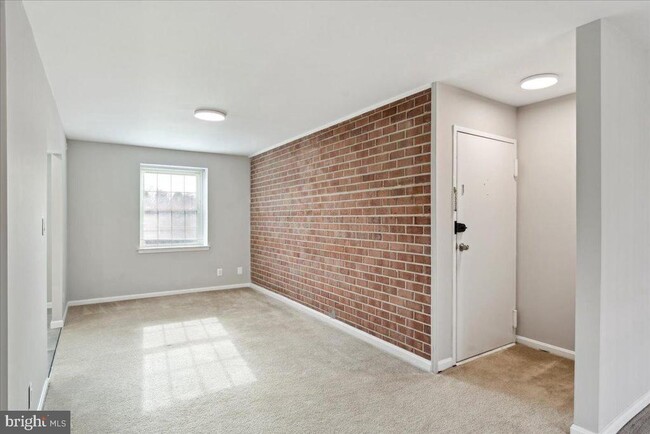 Photo - 5960 Westchester Park Dr Unit 302