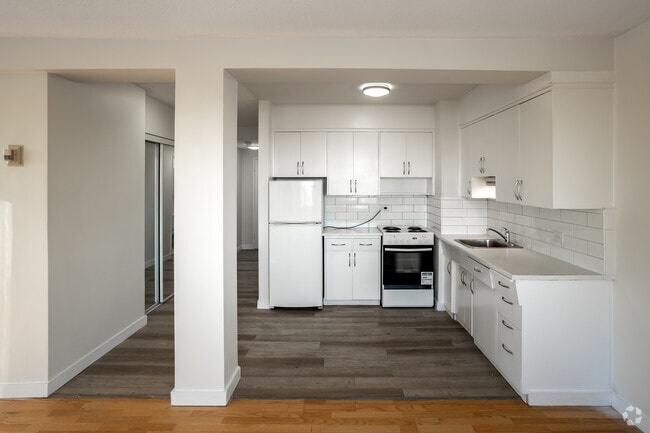 1BR, 1BA - 538SF - Kitchen
