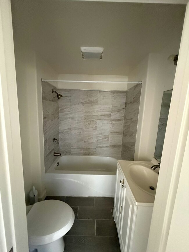 Photo - 3420 Lemon St Unidad 3422