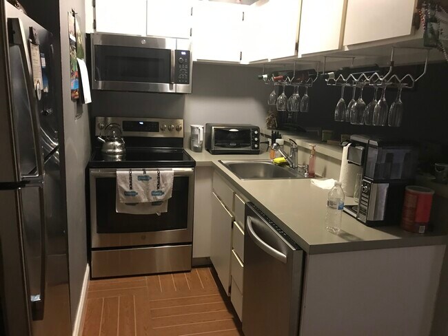 Photo - 1301 S Howard Ave Unidad C21