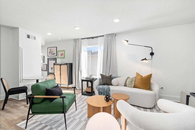 Photo - 1516 N Peak St Unit ID1044686P