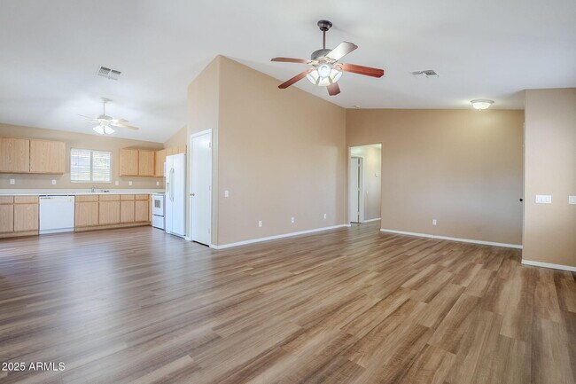 Photo - 2117 W Renaissance Ave