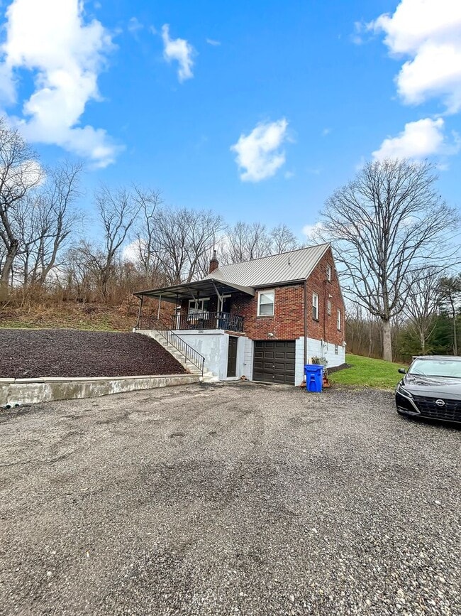 Photo - Charming 3-bedroom, 1-bath home in Oakdale, PA!