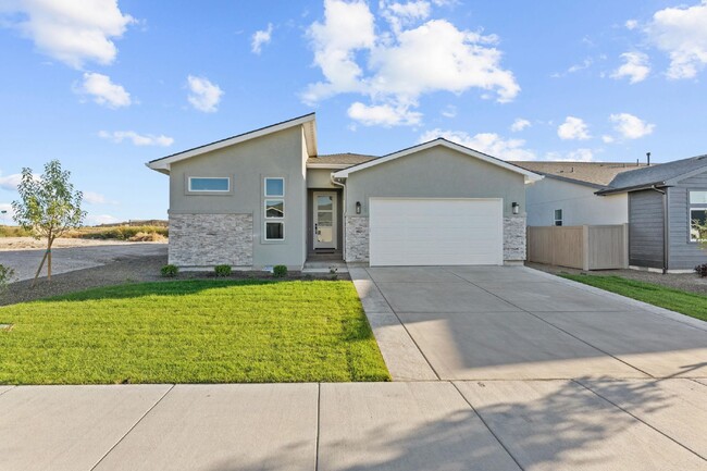 Photo - Charming 3 Bed, 2 Bath Home in Nampa, ID with Spacious Layout and Modern Touches!
