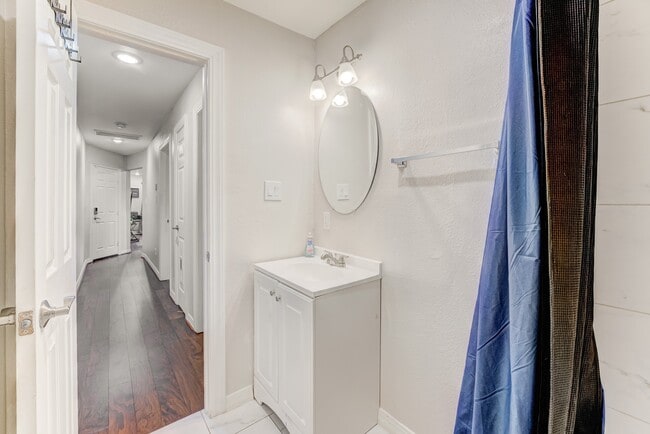 Building Photo - 2720 Truxillo St Unit 3