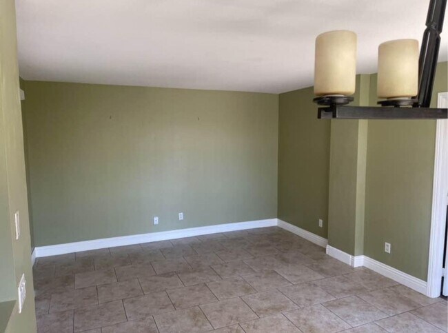 Photo - 1 bed 1 bath Apartment for Rent in Mira Mesa Unidad 81