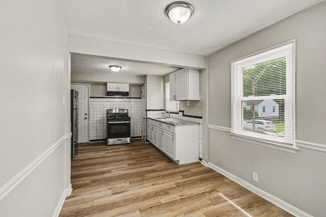 Photo - 5613 Statler Ave