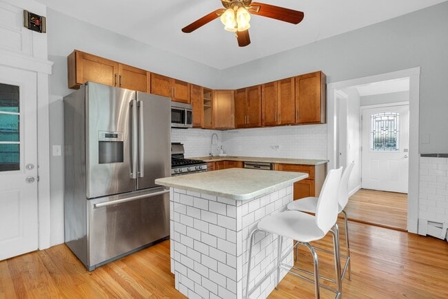 Building Photo - 2 Kemp St Unit 2
