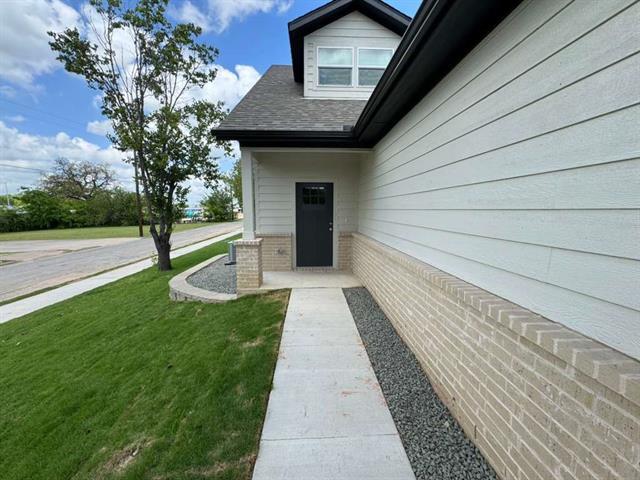 Photo - 419 W Dulin St