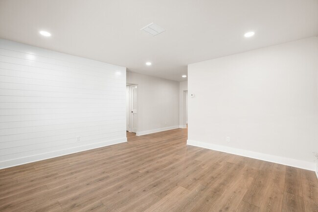 Photo - 1241 Hibiscus St