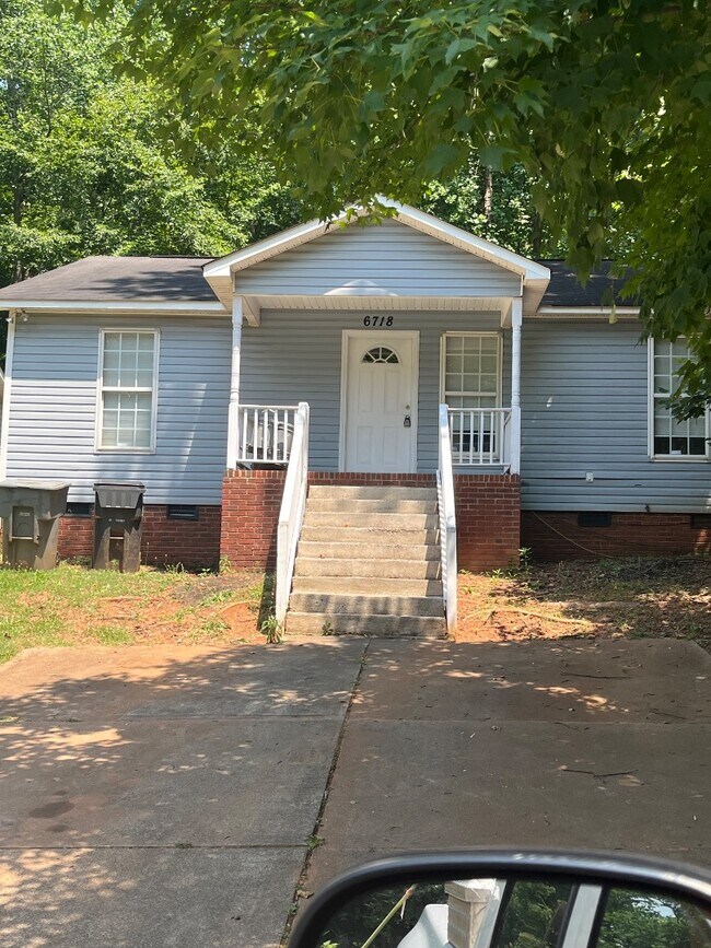 Photo - 6718 Rockwell Blvd W