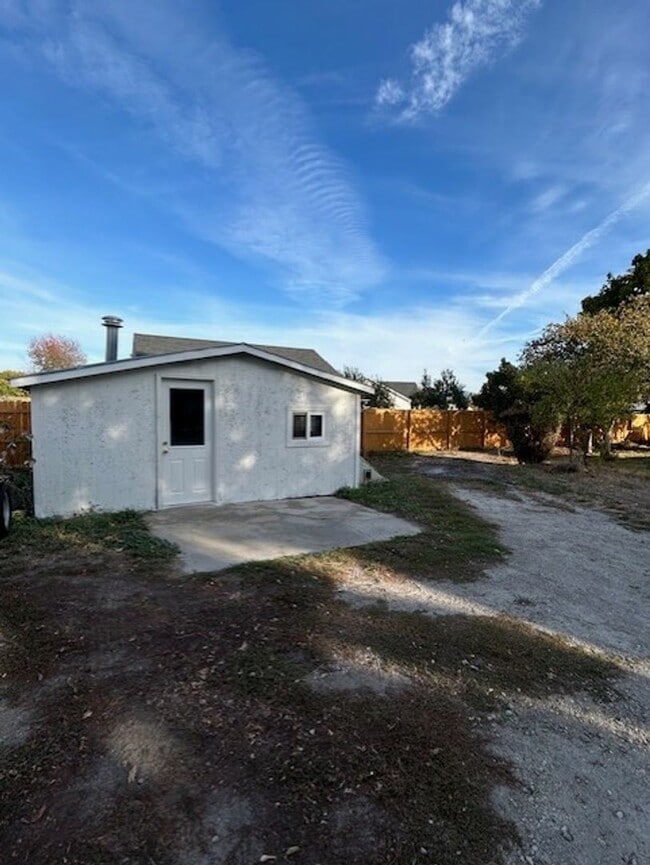 Photo - Quiet 2 bed 1 bath in Hamilton