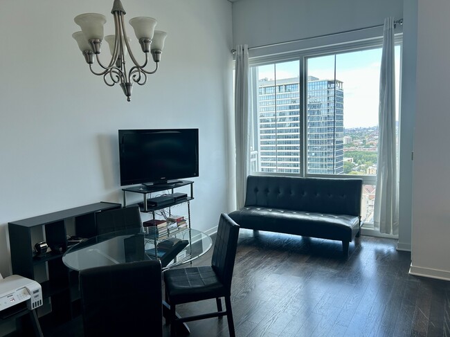 Building Photo - 757 N Orleans St Unit 2101 Rental