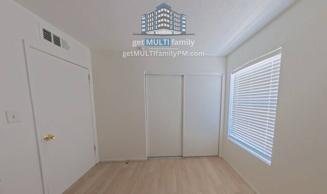 Photo - 327 E Vine Cir Unit 202