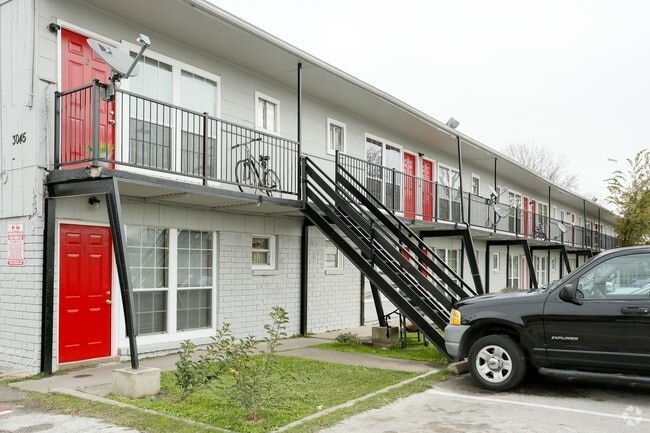 Photo - Golfcrest Apartments