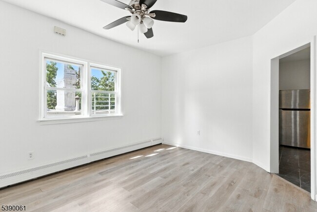 Photo - 195 Sylvan Ave Unit E