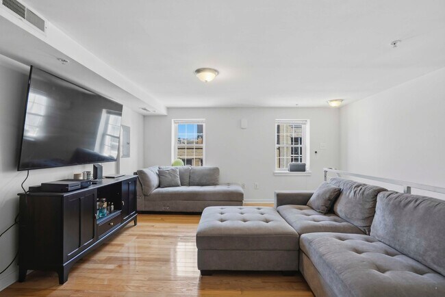 Photo - 520 S 4th St