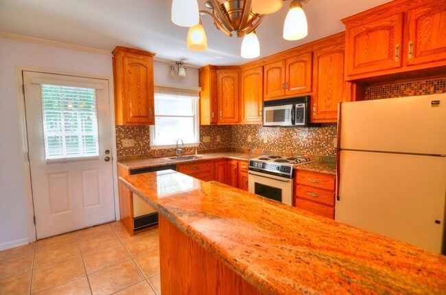 Photo - Centrally Located 2 Bedroom In Hillsborough With Great Updates!