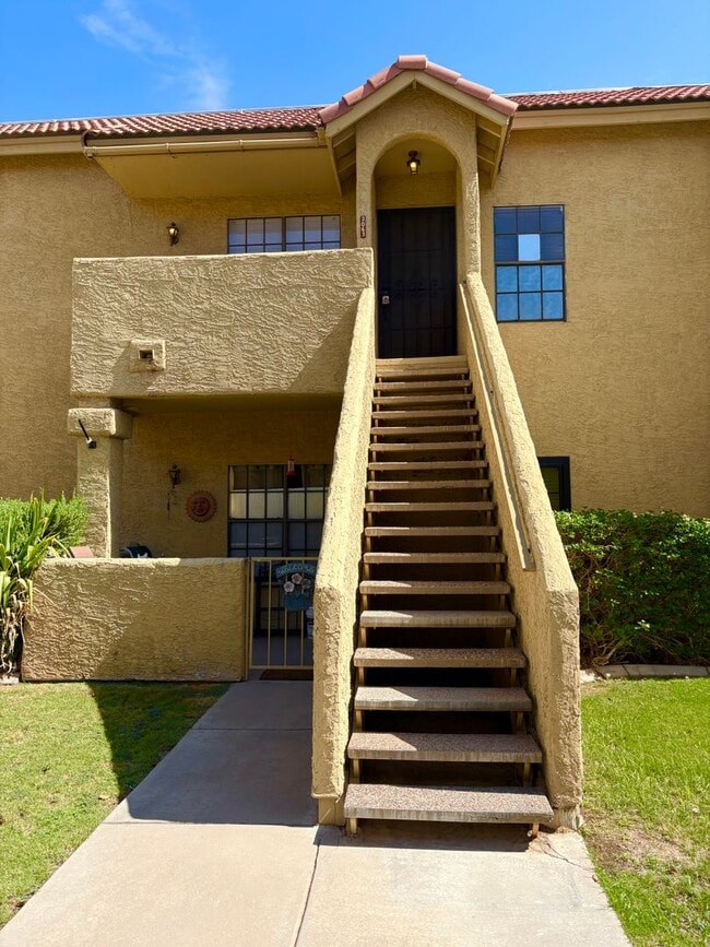 **COZY 2 BEDROOM/1 BATHROOM/GARAGE CONDO I... - **COZY 2 BEDROOM/1 BATHROOM/GARAGE CONDO I... Unit 2063