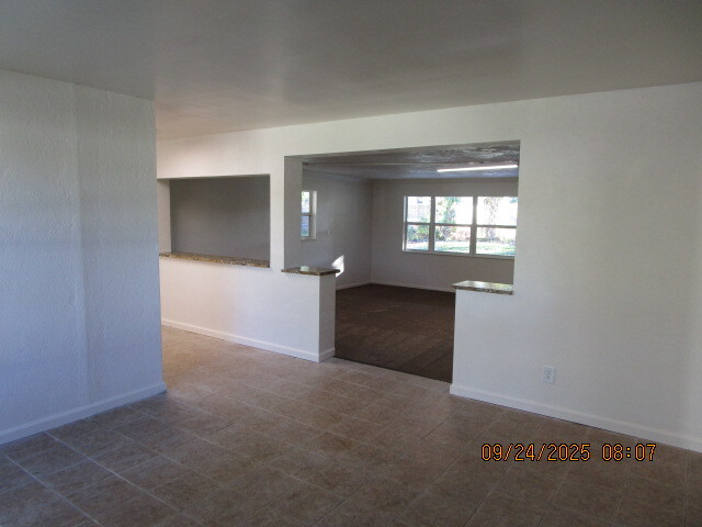Building Photo - 715 Essex Rd Rental