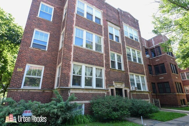 Building Photo - 5023 N Winchester Ave Unit A01