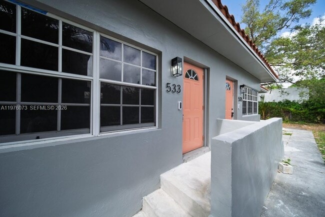 Photo - 533 NE 67th St Unidad 533