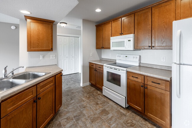 3BR, 2BA - 1,390SF - Kitchen