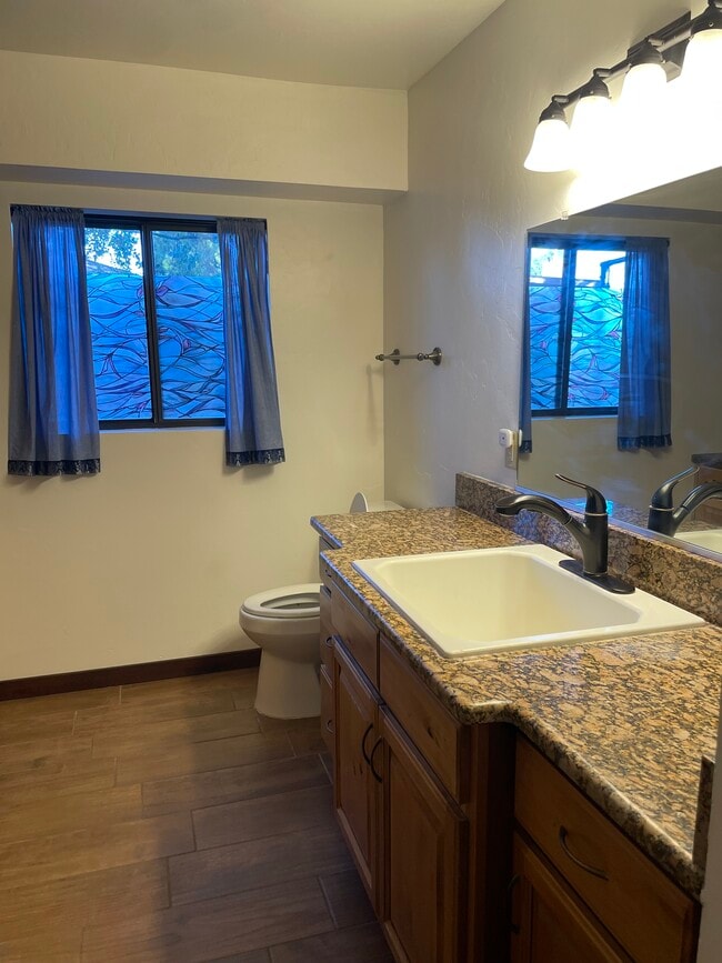 Photo - 2214 Nolte Dr Unit Golden Girls living