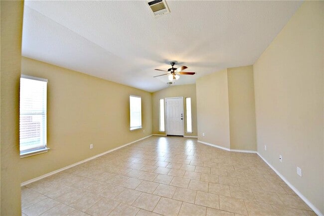 Photo - 1110 Henderson Dr